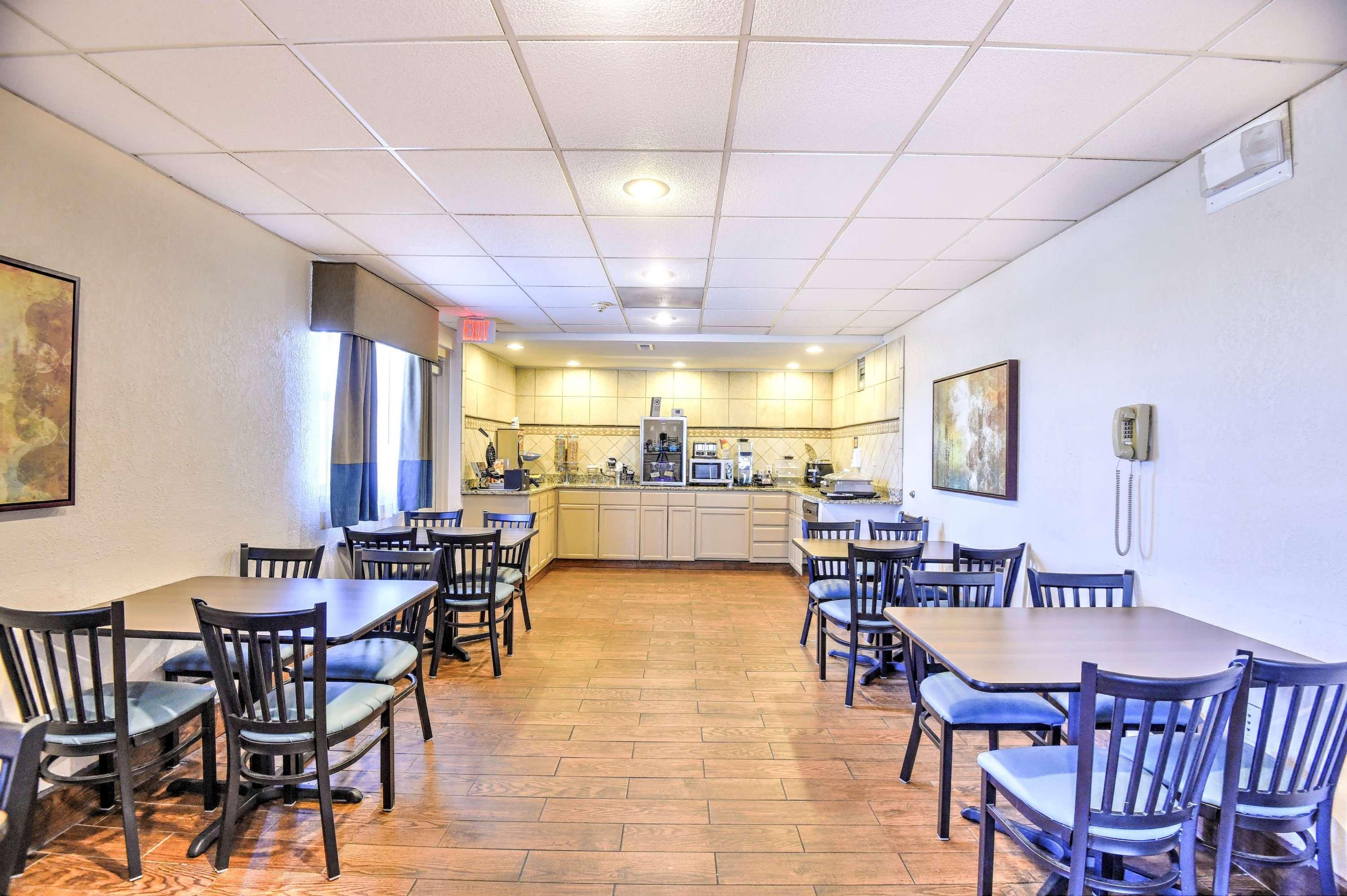 Best Western Ottawa Inn Exterior photo
